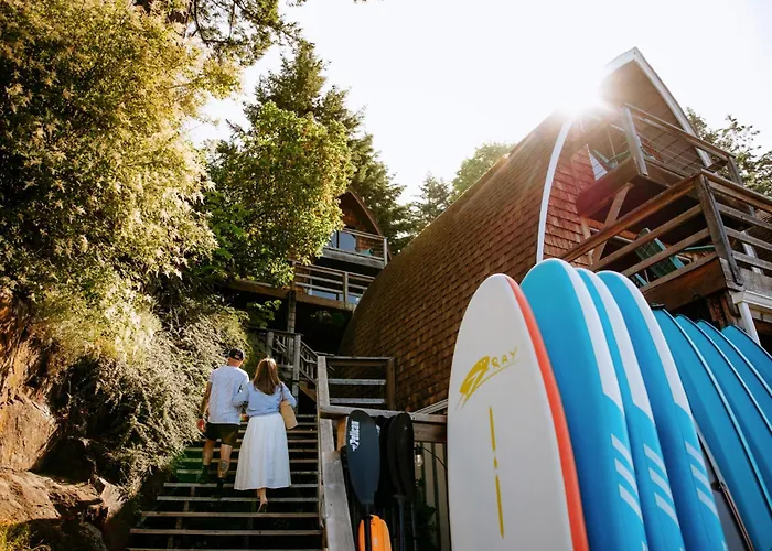 Jade Resort-Oceanfront Suites In Gowlland Harbour