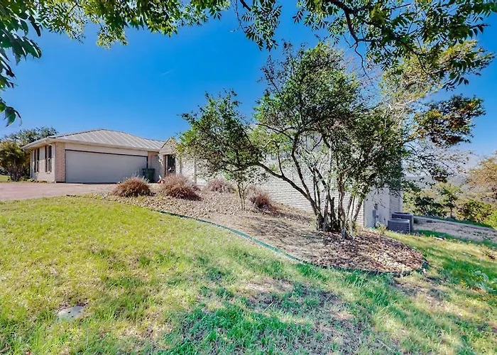 2-Story Home With Covered Patio, Balcony, Fireplace, Streaming, Great Views, W/D