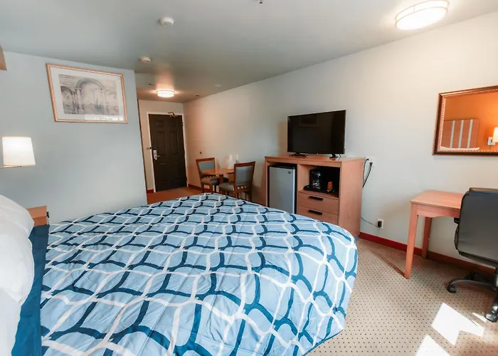 Bay City Inn
