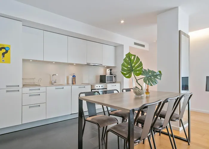 Lugaris Beach Apartments