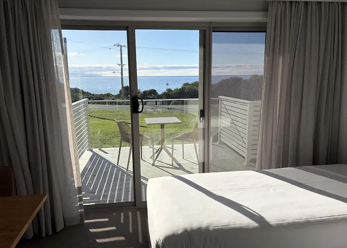 Beachfront Bicheno