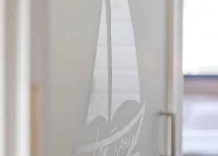 Appart'Hotel & Spa "Les Voiles" Le Brehat