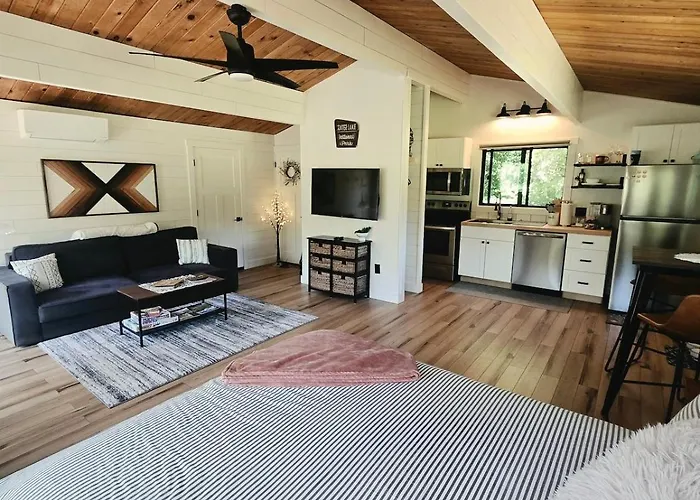 A Restful Studio Near A Creek And Forest - Pet Friendly