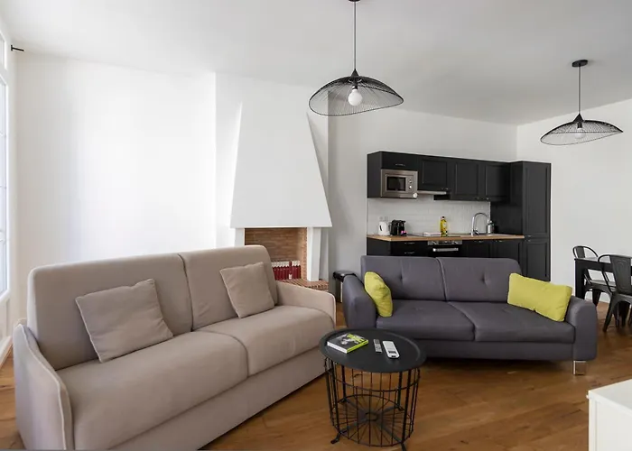 Appartements Rue Bonaparte, Quartier Citadelle Place Foch