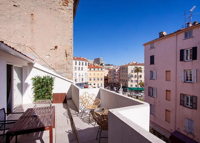 Appartements Rue Bonaparte, Quartier Citadelle Place Foch
