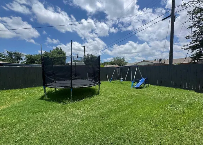 Stunning 4Br 2Ba Hot Tub Cozy Holiday Home In Plano