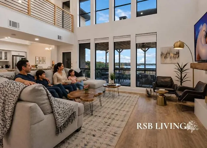Lakefront Luxe 6Br 4,5Ba Holiday Home With Pool & Hot Tub