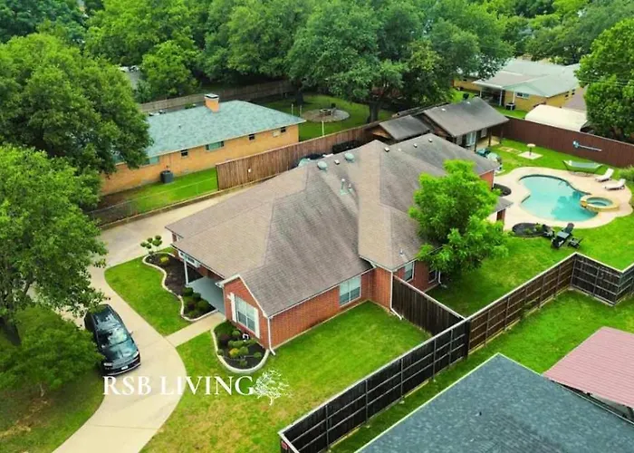 Impressive 5Br 3,5Ba Holiday Home With Pool, Game Room & Cinema Room