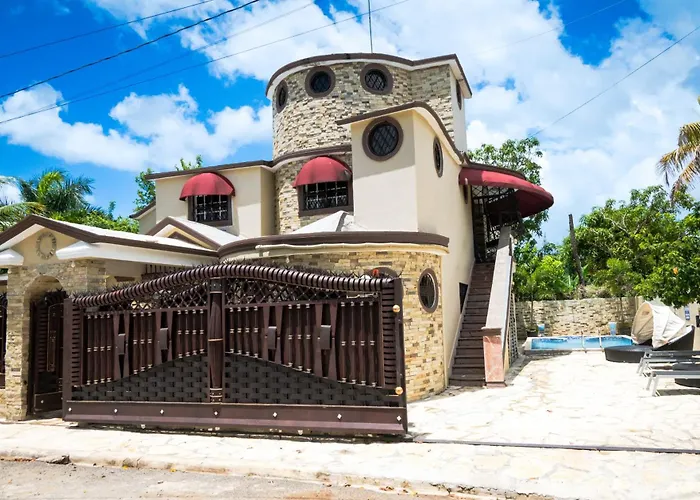 Villa Lujosa Con Piscina Bayaguana
