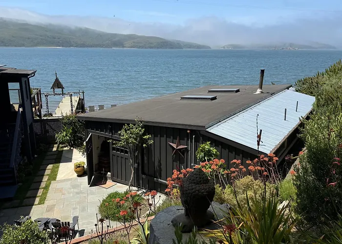 Waterfront Carriage House On Tomales Bay With Dock