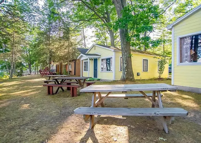 Smith Family Cottages- Cottage #1