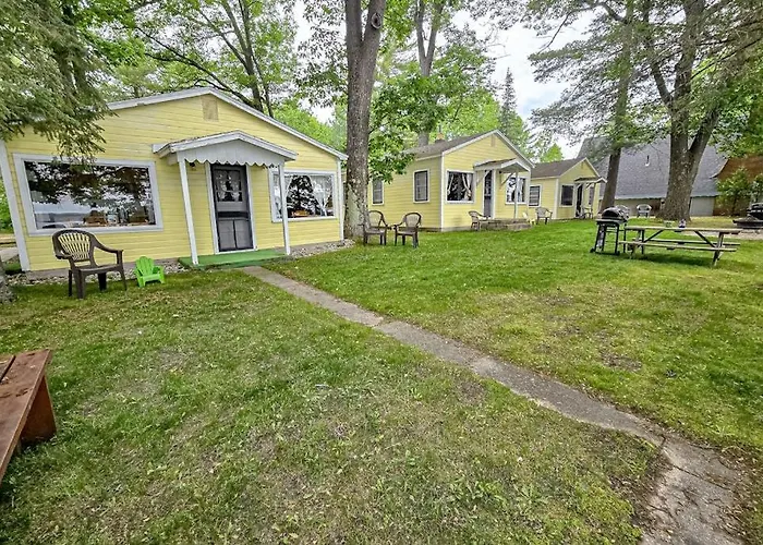 Smith Family Cottages