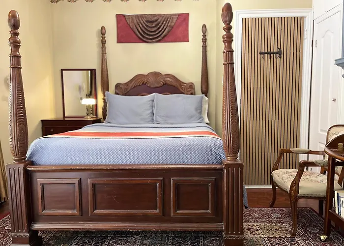 Barker House Suite 2,In The Heart Of Old-Town