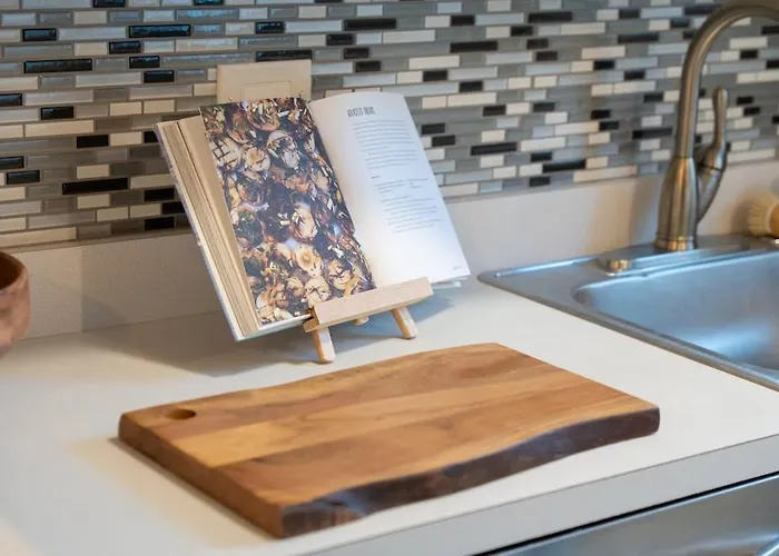 Bucktown Private Condo