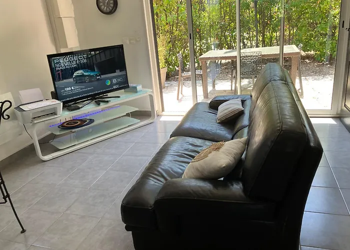 Magnifique Duplex Climatise Dans Une Villa Calme