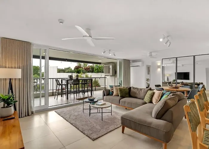 Seven At Aquarius - Coral Sea Views Near The Lagoon