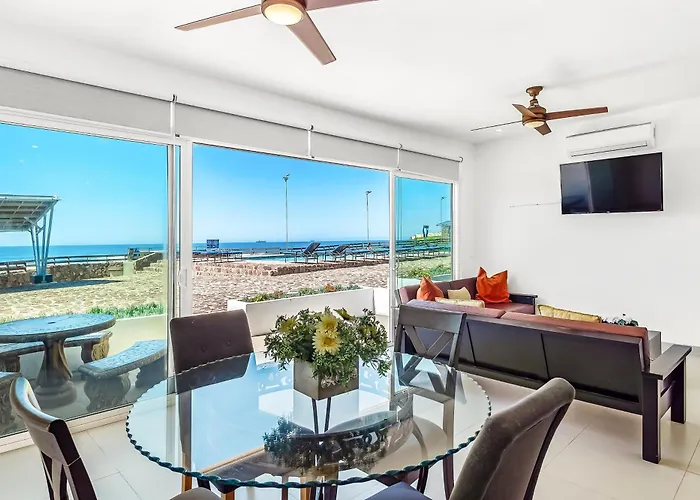 Dog-Friendly Oceanfront Villa With Pool Access, Rooftop Patio, Full Kitchen