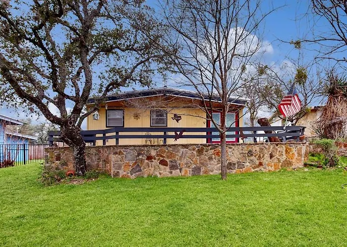 Cozy Dog-Friendly House Near Water With Enclosed Yard, Grill, & Equipped Kitchen
