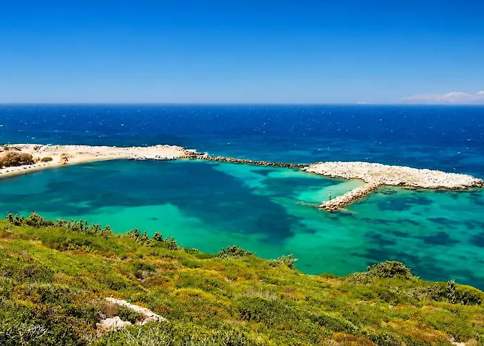 Sunny Retreat - Kefalos Stay With Patio Parking & Gym