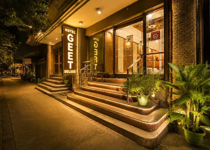 Hotel Geet Deluxe Near Connaught Place And New Delhi Railway Station