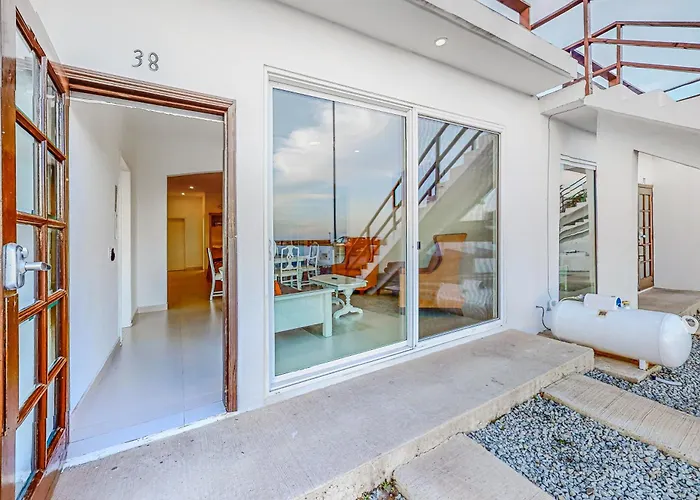 Dog-Friendly Villa With Heated Outdoor Pool, Hot Tub, Streaming, Balcony, Grill