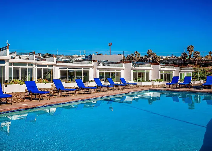 Bright Dog-Friendly Villa With Beach Views, Private Patio, Outdoor Pool, Kitchen
