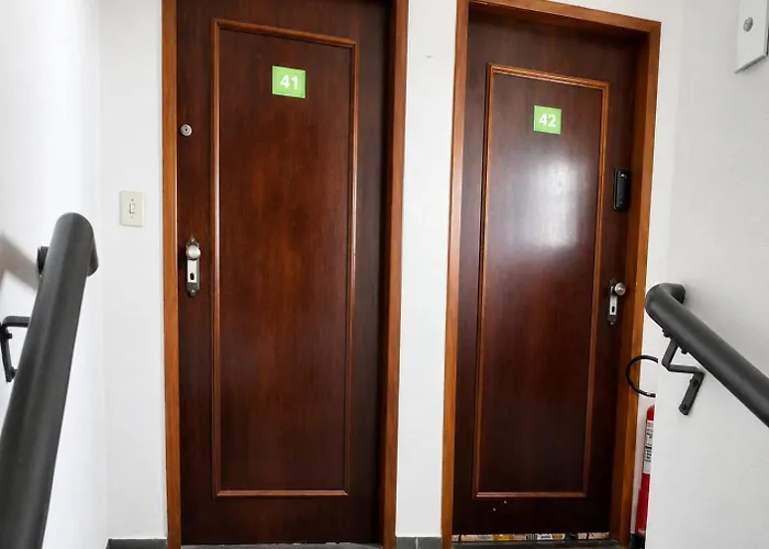 Apto com estacionamento, piscina e churrasqueira