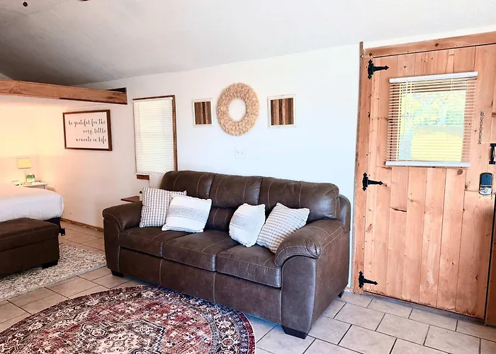 Open Concept Cabin For 2 - Near Ark Encounter!