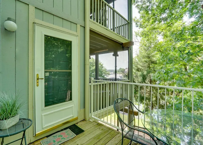 2 Pools, Boat Slip! Waterfront Regatta Bay Condo