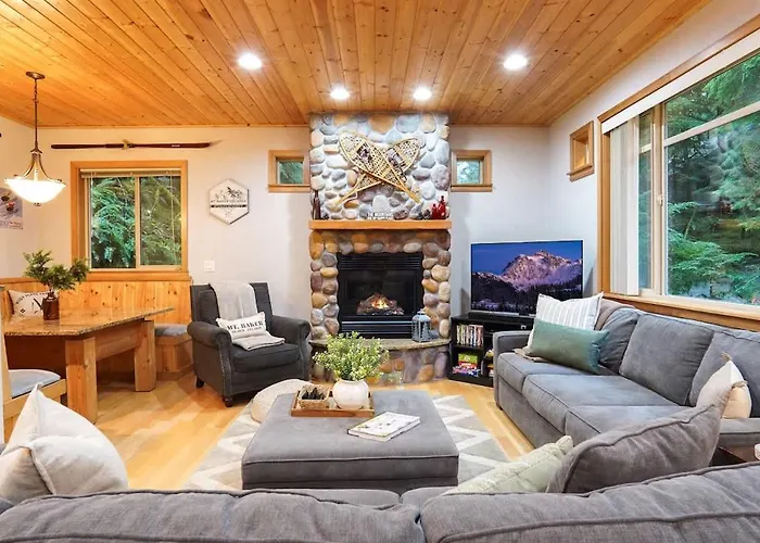 Snowline Hillside Chalet