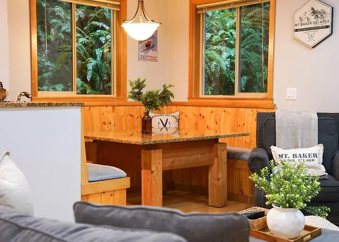 Snowline Hillside Chalet