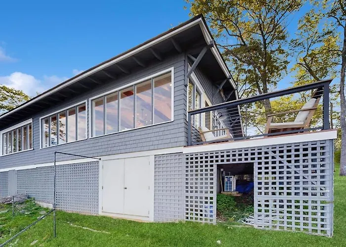 2 Waterfront Cottages In Ocean Point With Dock & Large Yard, Dog Friendly