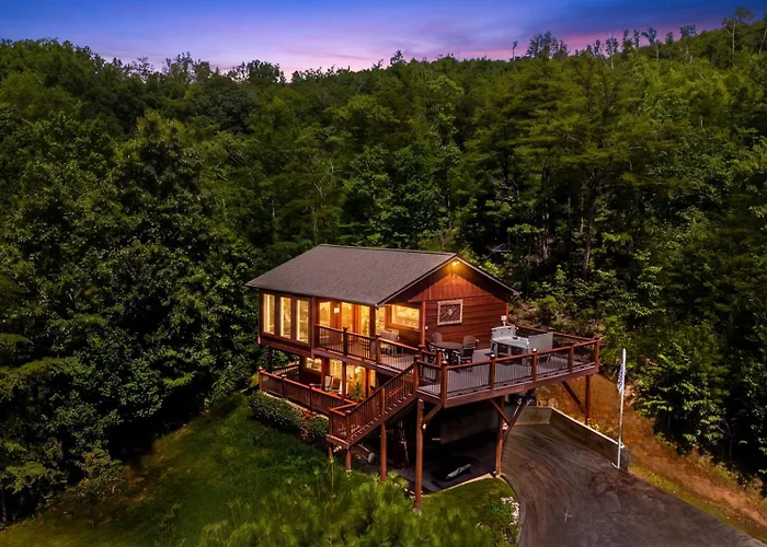 Priceless Mountain View + Hot Tub + Fireplaces + Pool Table - A Luxury View