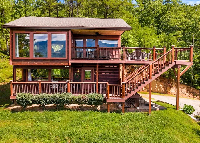 Priceless Mountain View + Hot Tub + Fireplaces + Pool Table - A Luxury View