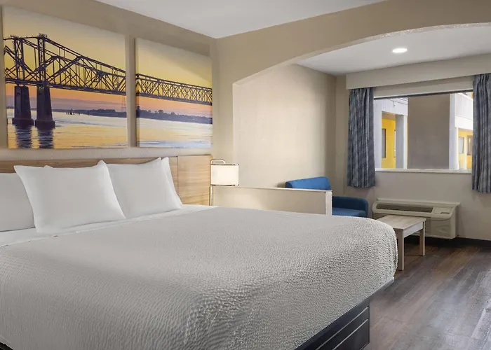Days Inn & Suites By Wyndham Byram