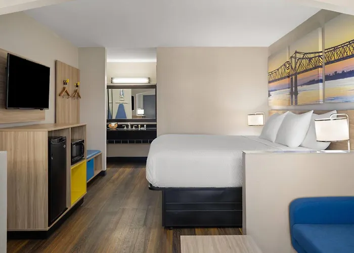 Days Inn & Suites By Wyndham Byram