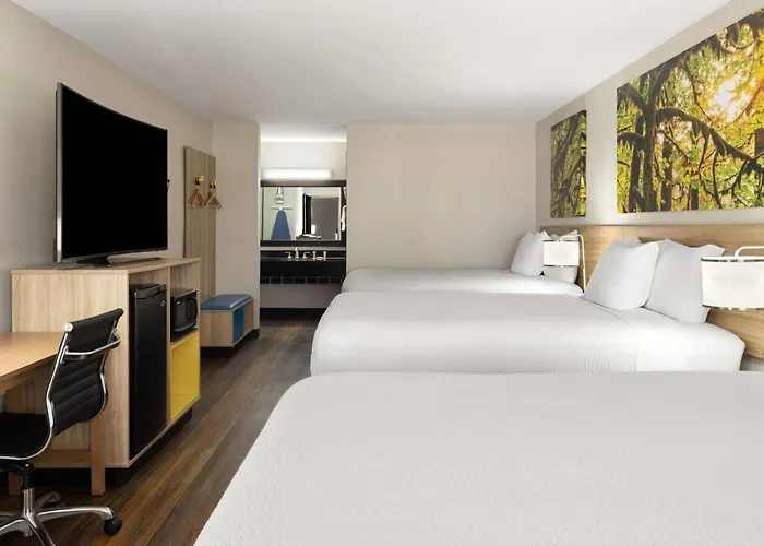 Days Inn & Suites By Wyndham Byram