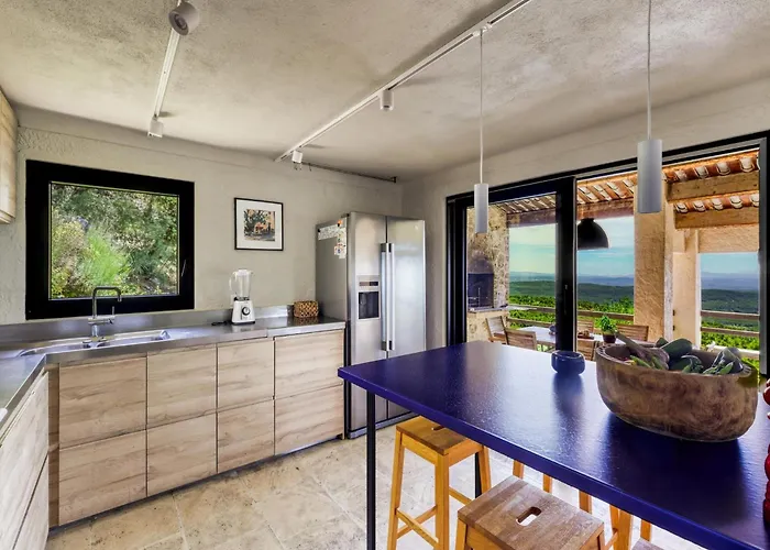 Villa With Heated Pool, Petanque, Spa & View