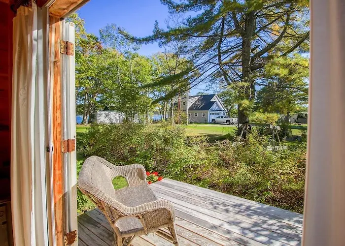 Charming Bayview Cottage With Deck, Firepit, Garden - 200