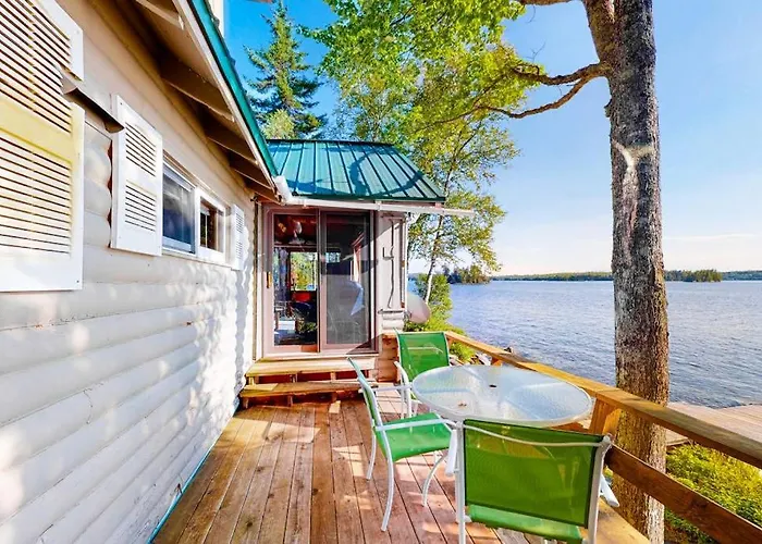 Vintage Lakefront Cabin With Incredible Water Views, Private Dock & Pebble Beach