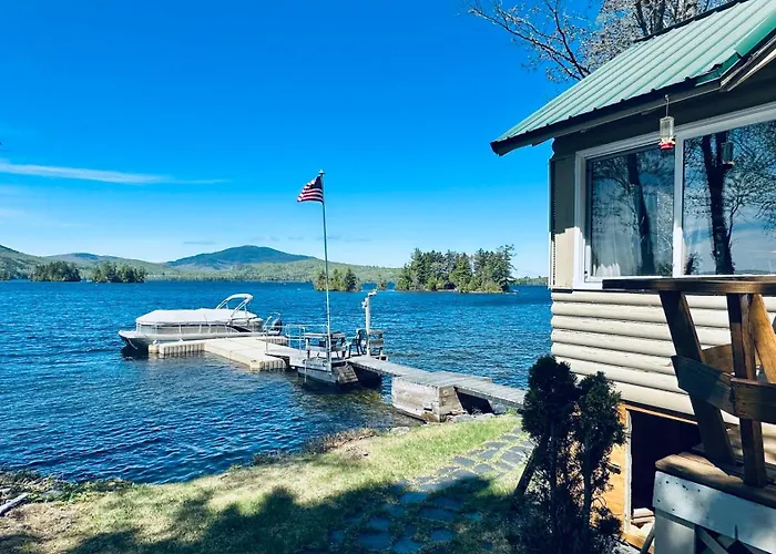Vintage Lakefront Cabin With Incredible Water Views, Private Dock & Pebble Beach