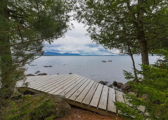 Waterfront Cabin With Amazing Views From The Deck & Lake Access