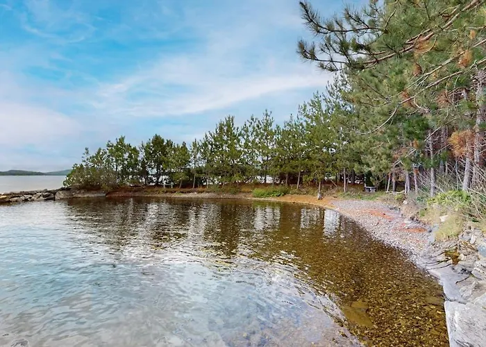 Lakefront Home With Private Dock, Pebble Beach & Enclosed Porch - Dogs Welcome