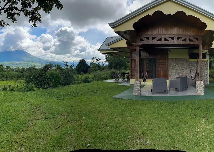 Las Pavitas Arenal Suites