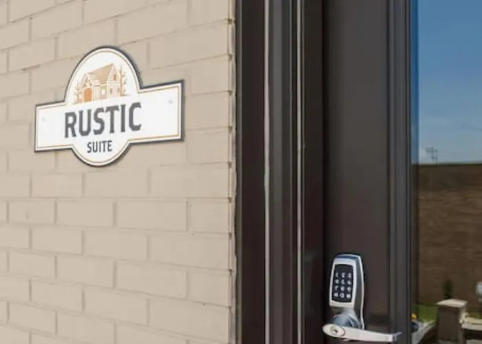 The Rustic Suite With Hot Tub Romantic Getaway On Main Street