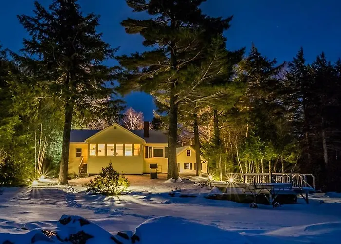 Lakefront Cottage W/ Beautiful Views Of Moosehead Lake & Big Moose Mountain