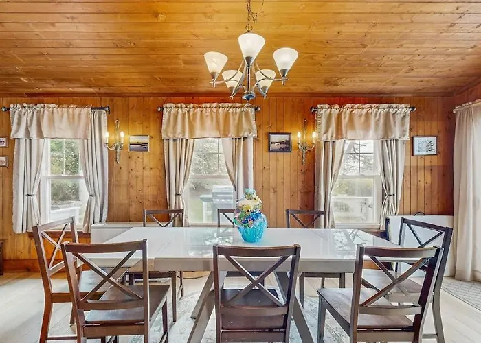 Dog-Friendly, Bayfront Home - Gorgeous Ocean Views, Private Balcony & Fireplace