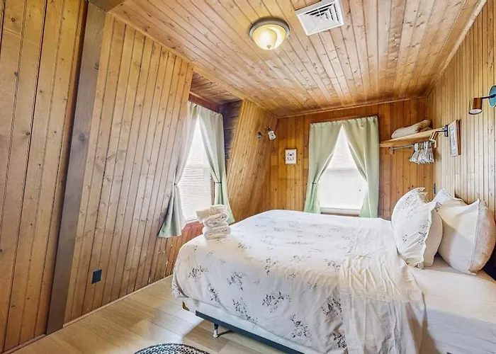 Dog-Friendly, Bayfront Home - Gorgeous Ocean Views, Private Balcony & Fireplace