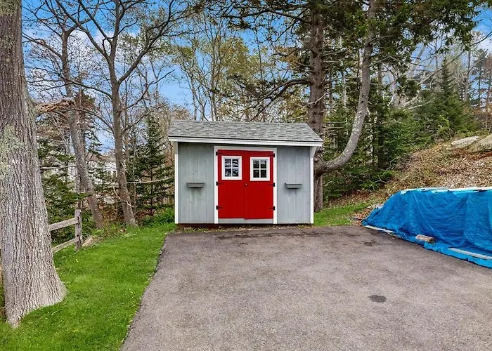 Dog-Friendly, Bayfront Home - Gorgeous Ocean Views, Private Balcony & Fireplace
