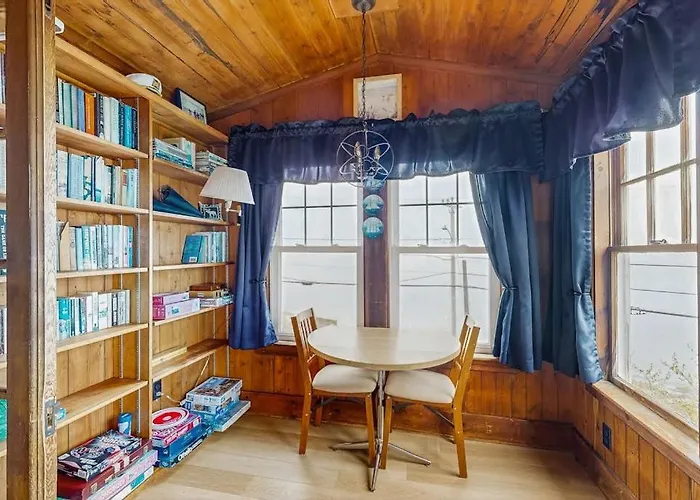 Dog-Friendly, Bayfront Home - Gorgeous Ocean Views, Private Balcony & Fireplace